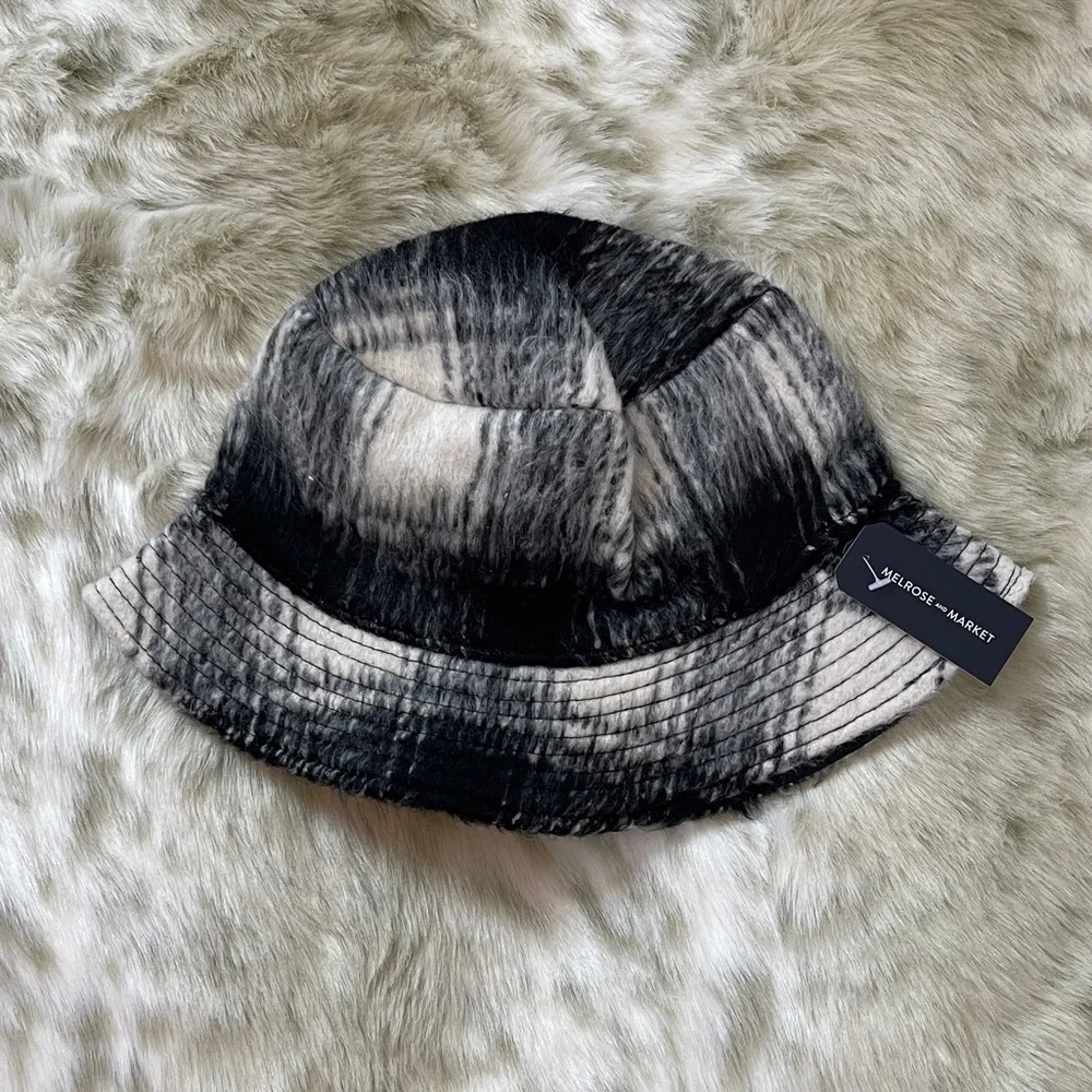 Melrose Market Plaid Eyelash Bucket Hat